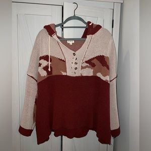 Women’s POL sweater. Size Small.